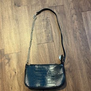 Baguette shoulder bag